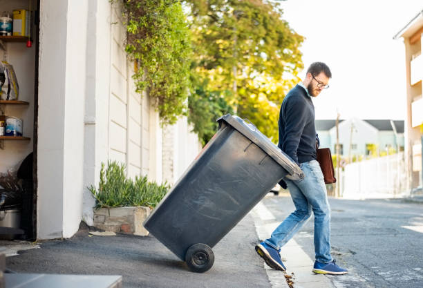 Best Yard Waste Removal  in Petersburg, IN